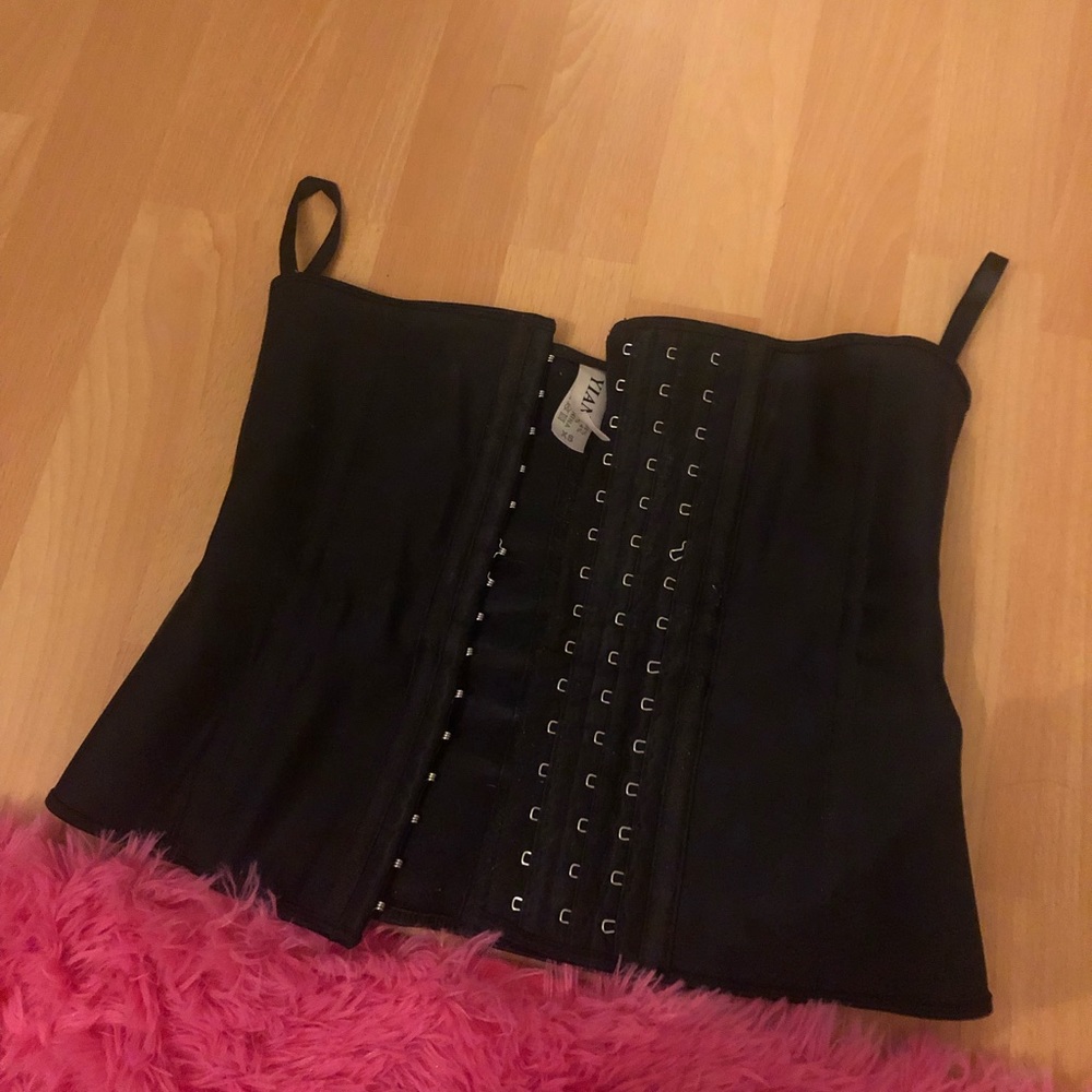 Waist trainer